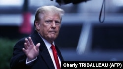 Fostul președinte american Donald Trump se confruntă cu mai multe procese, cel mai cunoscut fiind cel în care este acuzat că ar fi încercat să „răstoarne” rezultatul alegerilor prezidențiale din 2020, câștigate de Joe Biden.