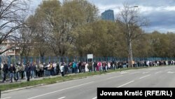 'Podne protiv Putina' u Srbiji: Hiljade Rusa izašlo na predsedničke izbore