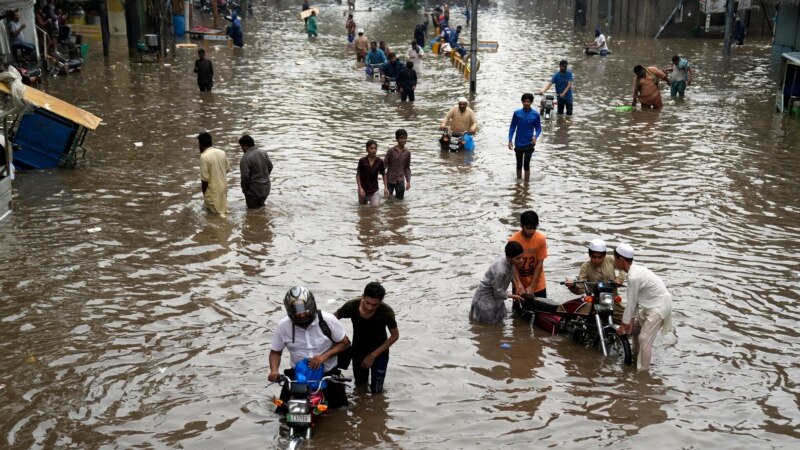 U Pakistanu zbog poplava evakuirano oko 100.000 ljudi
