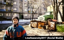 12-летний Денис Казанский в Донецке в 1996 году