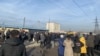 "Кудайберген" базарынын сатуучулары ККМге каршы митингге чыгышты. Бишкек. 2-декабрь, 2023-жыл