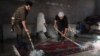 در آستانهٔ عید رسم قالین شویی و رنگ آمیزی خانه ها به دلیل مشکلات اقتصادی کنار گذاشته شده