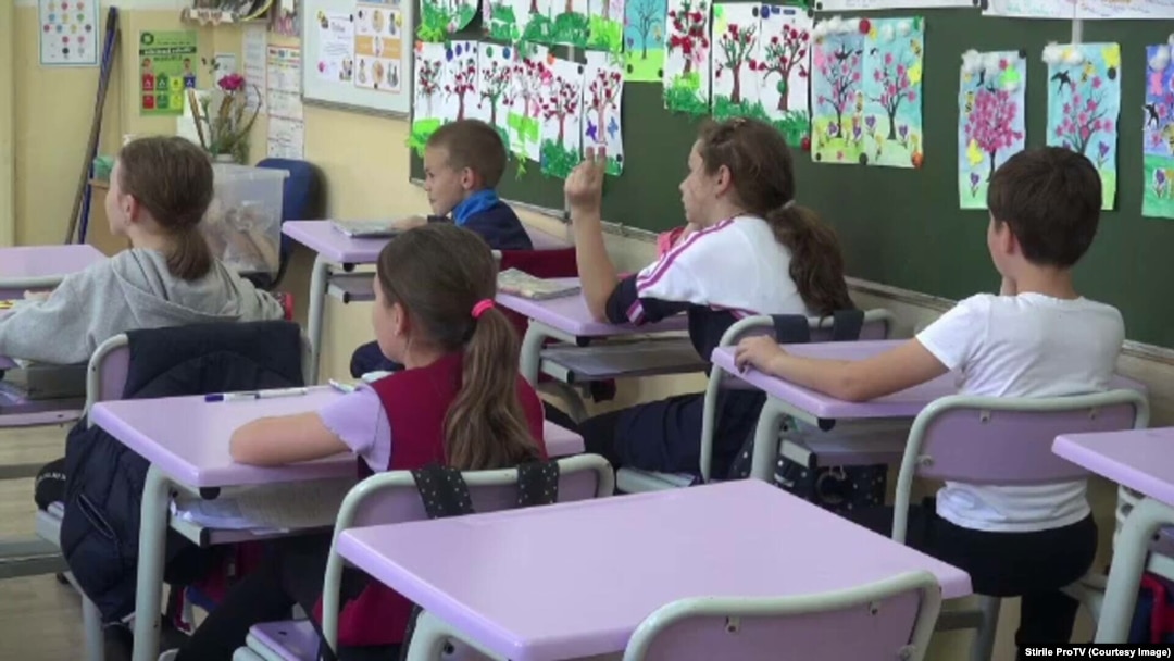Romania - Pupils in school