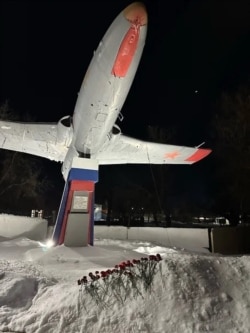 Стихийный мемориал в микрорайоне Оренбурга Авиагородк в память о погибших летчиках