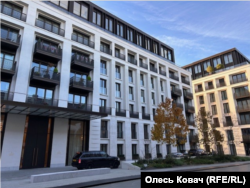 Комплекс люксусової нерухомості Chelsea Barracks в Лондоні