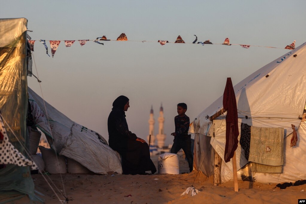 Prizor iz kampa za raseljene Palestince, prvog dana ramazana u Rafahu, 11. marta.
