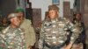General Abdourahmane Tchiani (desno) proglasio se novim liderom Nigera, 28. juli