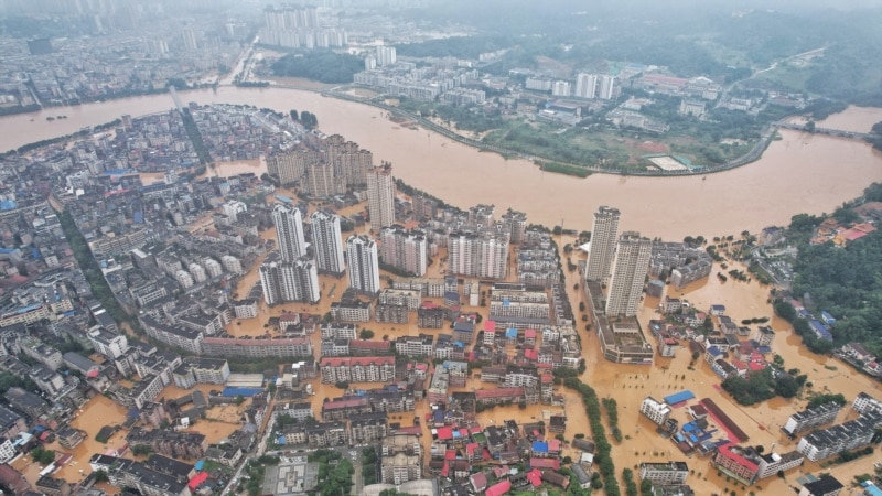 U Kini poginulo najmanje 11 osoba u urušavanju mosta nakon obilnih padavina