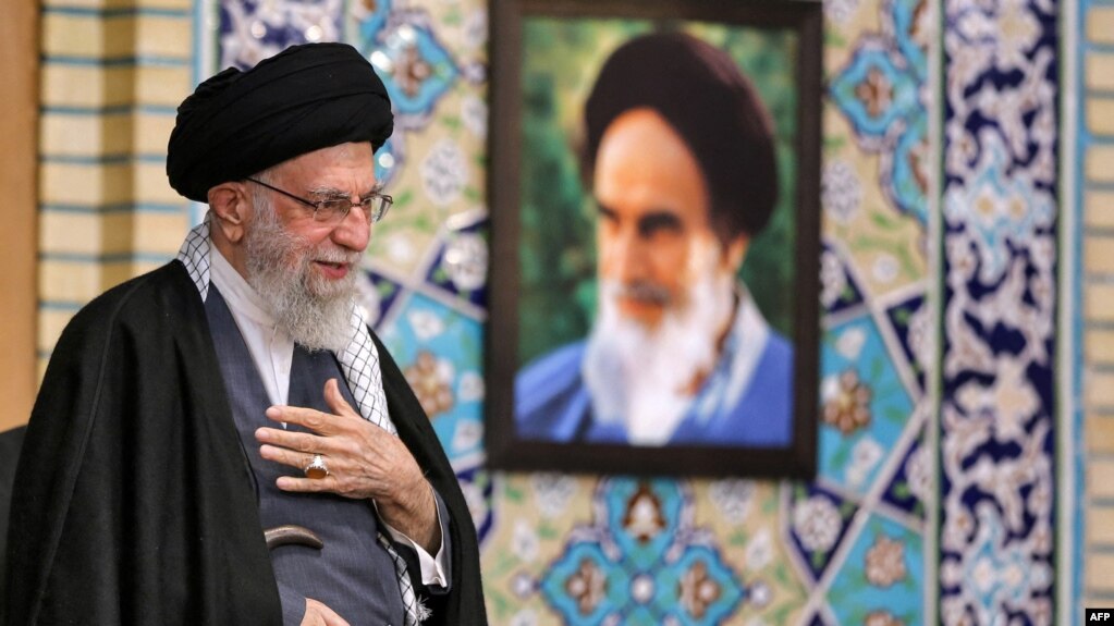 علی خامنه‌ای در سخنرانی روز سه‌شنبه خود مدعی شد «ما صریحا اعلام می‌کنیم که حضور در جنگ اوکراین را قاطعانه رد می‌کنیم»