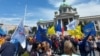 Prosvetni radnici protestuju ispred Skupštine Srbije, Beograd, 16. maj 2024. 