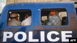 پاکستان کې پوليسو د قانوني اسناد نه لرلو په تور افغان کډوال نيولي دي ـ انځور له ارشيفه