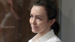 Jurnalista Alsu Kurmasheva, reținută de autoritățile ruse de șase luni, la Kazan.