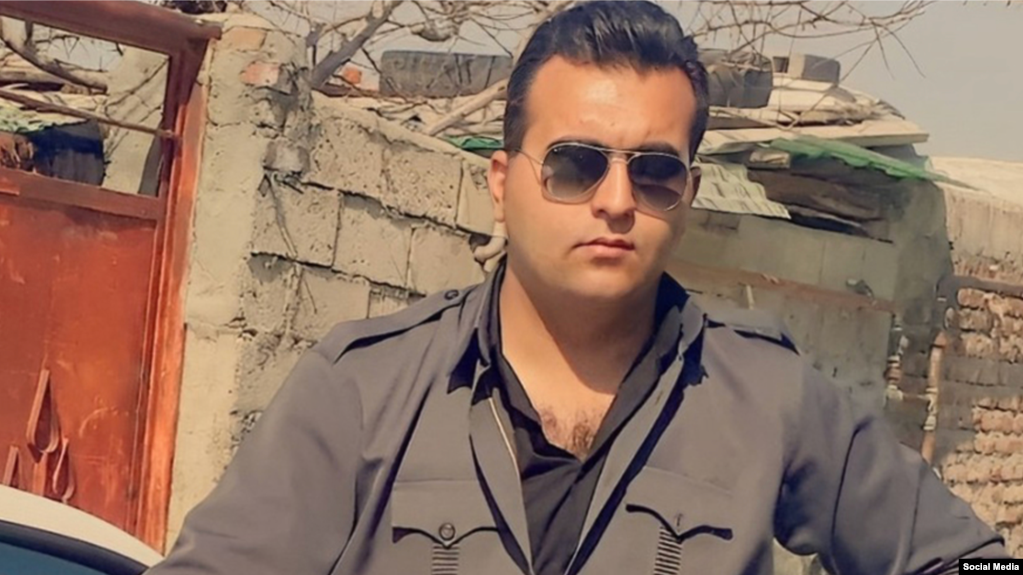 پیش از آن آقای حسین‌پور در مهرماه ۱۴۰۰ از سوی دادگاه انقلاب به ۱۵ ماه حبس محکوم شده بود