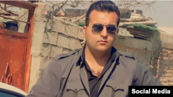 پیش از آن آقای حسین‌پور در مهرماه ۱۴۰۰ از سوی دادگاه انقلاب به ۱۵ ماه حبس محکوم شده بود
