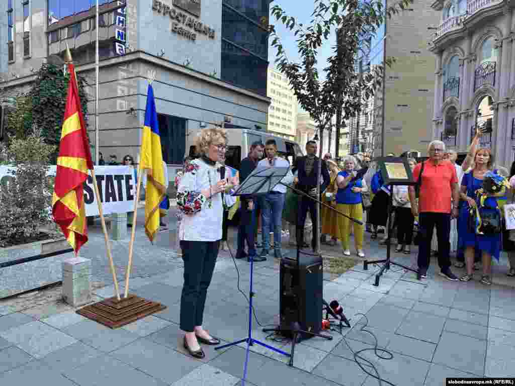 Na skupu su govorili ambasadorka Ukrajine Larisa Dir, gradonačelnik opštine Centar Goran Gerasimovski i predsjednik Udruženja Ukrajinaca &quot;Lesja Ukrainka&quot; Oleksandr Urbanovich.