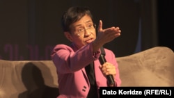 Maria Ressa's investigative reporting helped her win the Nobel Peace Prize in 2021.