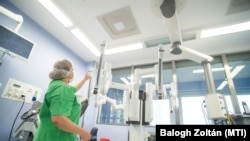 A Da Vinci X robotsebészeti eszköz és a műtő a Jahn Ferenc Dél-pesti Kórház és Rendelőintézetben 2023. február 24-én