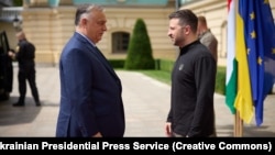 Володимир Зеленський дав Віктору Орбану (ліворуч) можливість висловити свої думки, заявив представник ОП