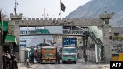 مرزهای افغانستان با پاکستان از پر ترددترین مرزهای تجارتی افغانستان با کشورهای همسایه استند.