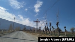In all, the border between Kyrgyzstan and Tajikistan is 972 kilometers, of which 664 kilometers have been agreed upon, while the rest remain disputed. (file photo)