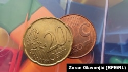 Evro, valuta Evropske unije, zvanično sredstvo plaćanja u Crnoj Gori 