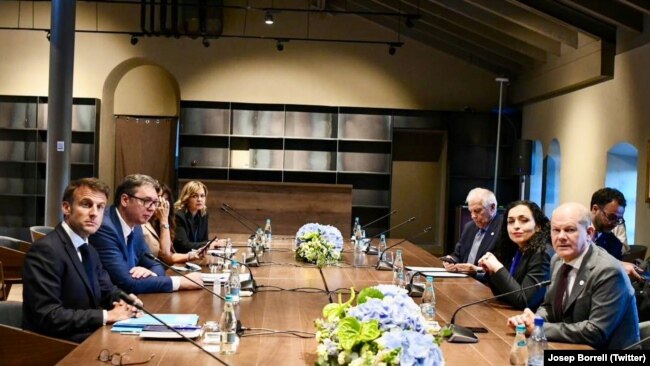 Жозеп Борел се срещна с президентката на Косово Вьоса Османи, президентите на Сърбия Александър Вучич и на Франция Еманюел Макрон и канцлера на Германия Олаф Шолц, за да обсъдят напрежението в Северно Косово, 1 юни 2023 г., Молдова.