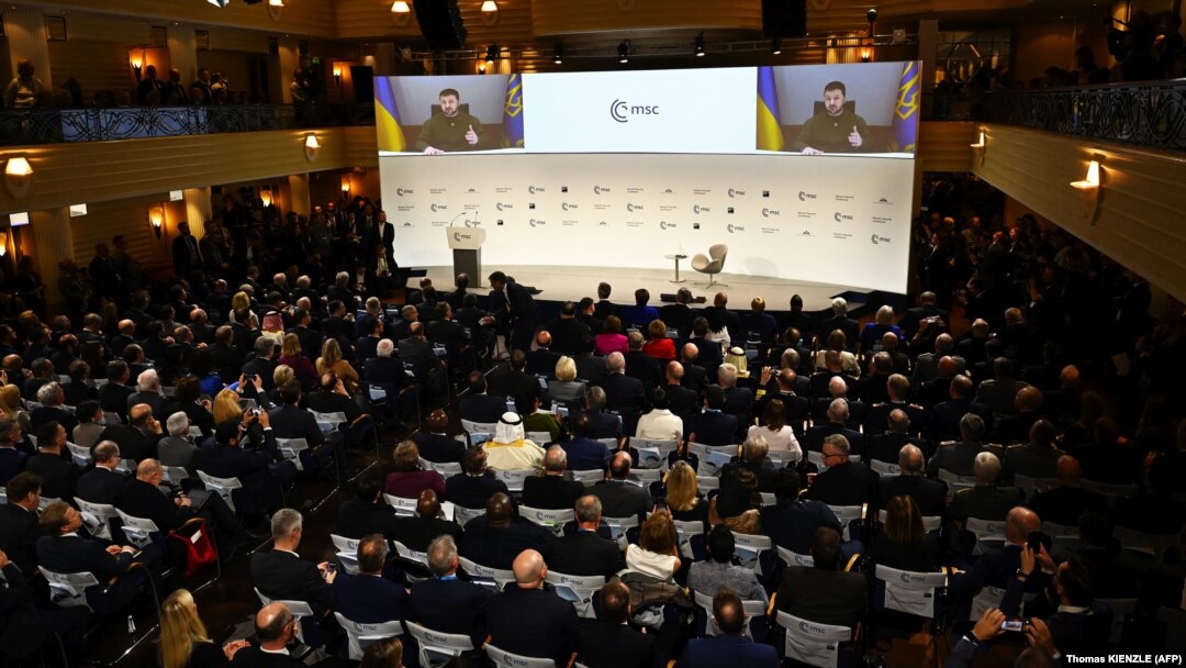 Видео обраќање на украинскиот претсдател Володомир Зеленски на конференцијата во Минхен, 17 февруари 2023