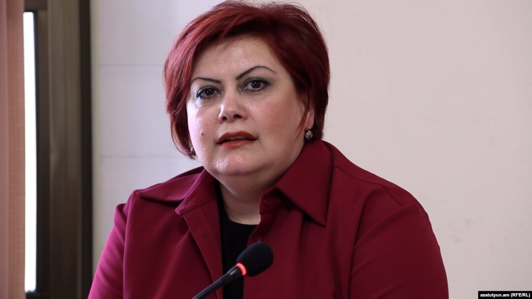 Գյումրիի թիվ 19 դպրոցի նախկին տնօրեն Նարինե Մեսրոպյան