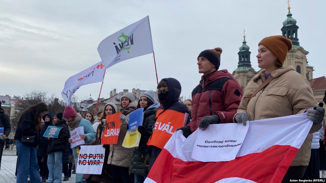 Акция в поддержку Навального в Праге 