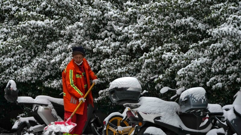 Stuhi dëbore e temperatura rekorde, i ftohti kaplon Pekinin