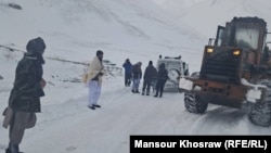 برف باری و راه بندان در ولایات مرکزی افغانستان 