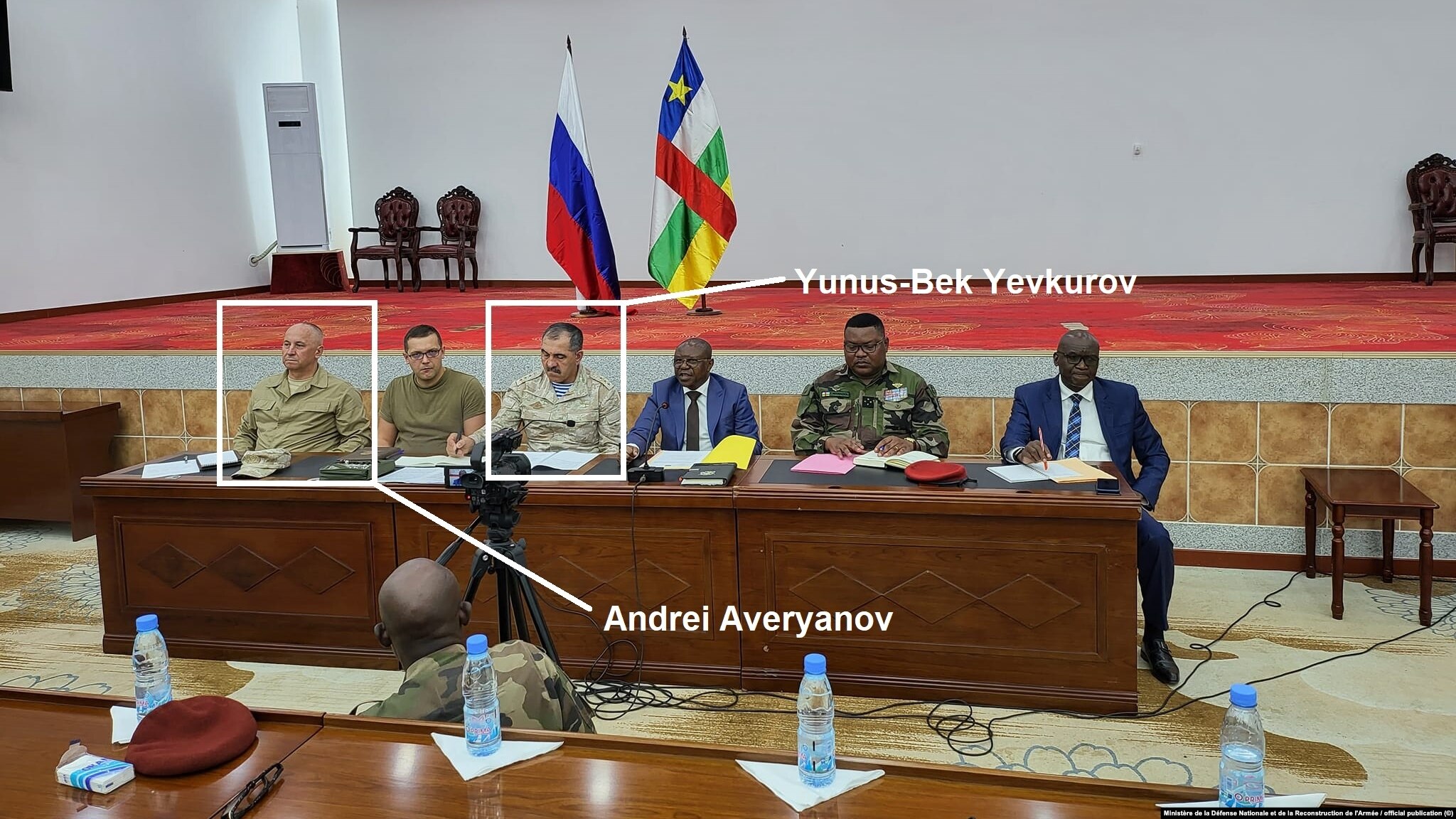 Una delegazione russa ha incontrato i funzionari del Ministero della Difesa della Repubblica centrafricana a Bangui il 1° settembre.