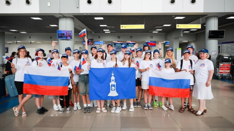 Российских школьников отправили в детский лагерь «Сондовон» в КНДР