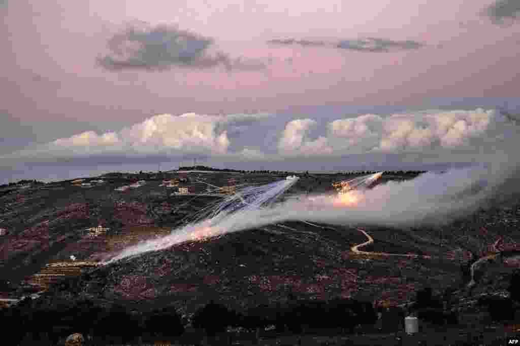 شلیک توپخانه اسرائیل به تپه&zwnj;های حومه شهر مرزی اودیسه در جنوب لبنان، ۱۷ نوامبر 