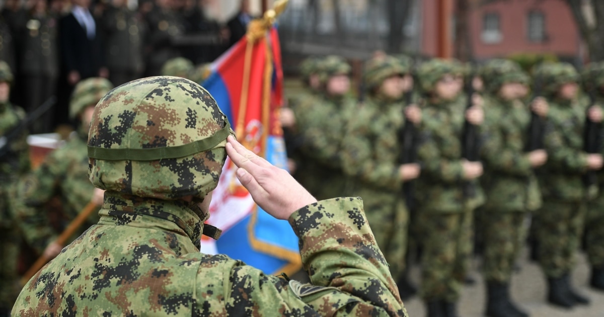 Vuçiq thotë se shërbimi i detyrueshëm ushtarak në Serbi do të nisë në mars