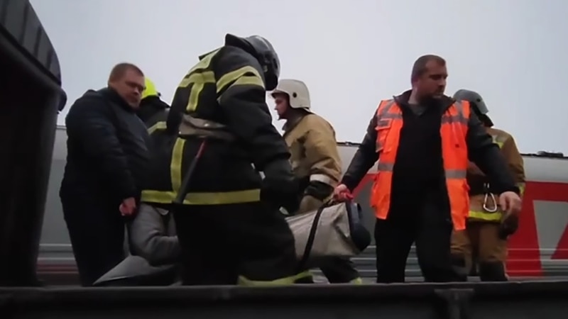 При крушении поезда Воркута – Новороссийск погибли два человека, 40 пострадали
