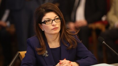 Поне четирима депутати от парламентарната група на Продължаваме промяната