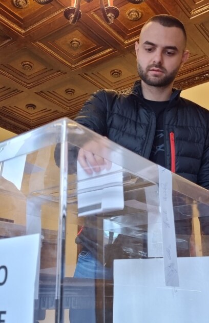 Срокът за подаване на заявление за гласуване в чужбина изтича