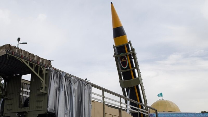 ایران از یک موشک بالیستیک جدید با نام خیبر رونمایی کرد