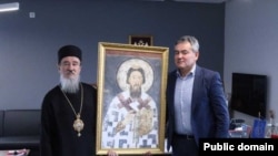Episkop SPC u Crnoj Gori Atanasije i tadašnji direktor Rudnika uglja Pljevlja Milan Lekić prilikom susreta u sjedištu kompanije 29. decembra 2022.