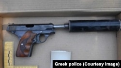 По убиството на македонски државјанин на Халкидики, пиштолот бил пронајден во непосредна близина