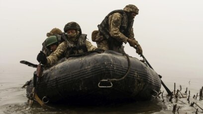 Украински морски пехотинци и други части са успели дa се