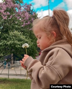 Ліза Дмітрієва, дівчинка із синдромом Дауна, яка загинула 14 липня 2022 року внаслідок російської ракетної атаки по центру Вінниці