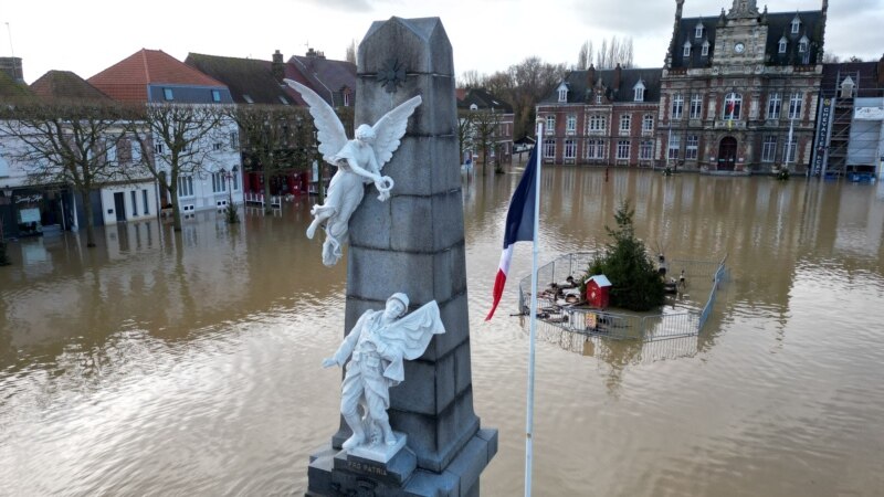 Екстремни поплави и температурни минуси во Европа