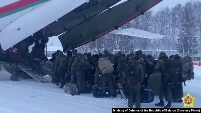 Белорусские военные едут на обучение в Россию, 15 января 2024 года