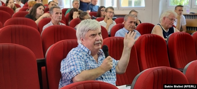 Alexander Rusakov gjatë pjesëmarrjes në Seminarin e Gjuhës në Prishtinë.