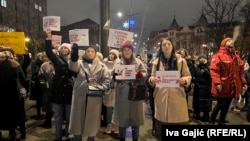 Protest ispred Ministarstva zdravlja u Beogradu protiv akušerskog nasilja, 19. januar 2024.

