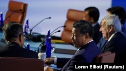 Кинескиот претседател Кси Џинпинг на состанок со извршните директори на американските компании во Сан Франциско, 17 ноември 2023 