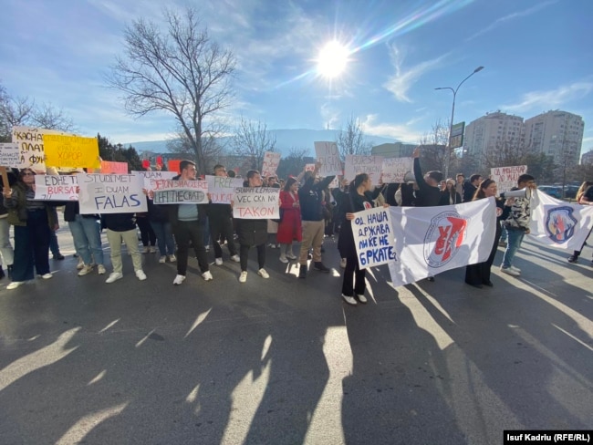 Pamje nga protesta e studentëve në Shkup më 5 shkurt 2024.