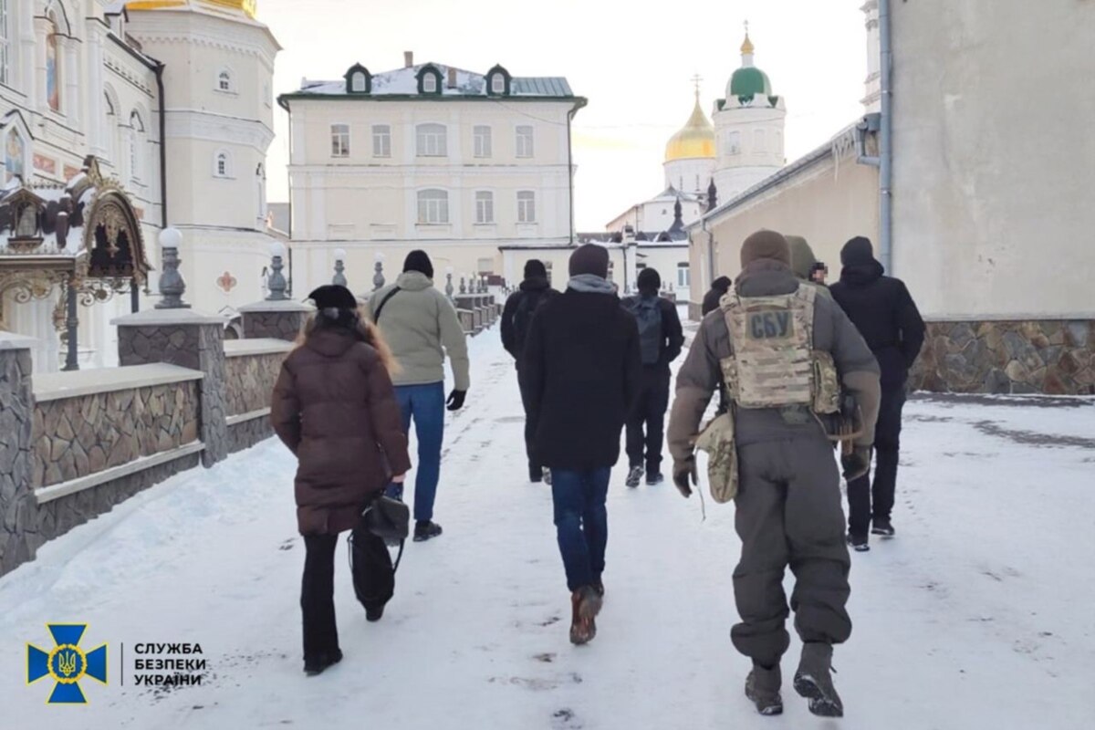 СБУ проводить обшуки в Почаївській лаврі у справі про «розпалювання національної ворожнечі»